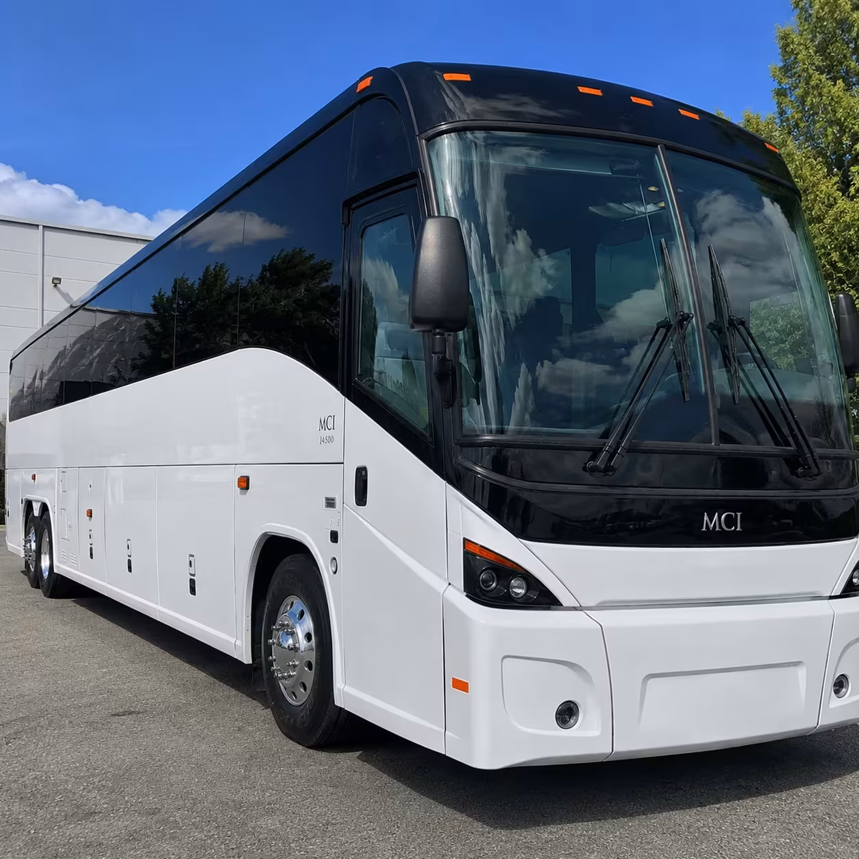 federal and municipal government shuttle buses in livermore